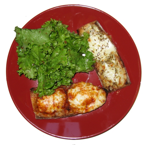 Assiette de tartines au ch�vre et comt� pour soir�e de f�te des P�res