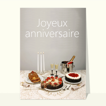 Champagne et gâteaux d'anniversaire