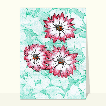 Jolies fleurs sur fond de feuilles vertes
