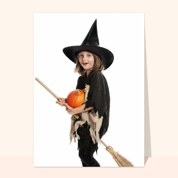 Cartes pour Halloween et Toussaint : Petite fille déguisée en sorcière